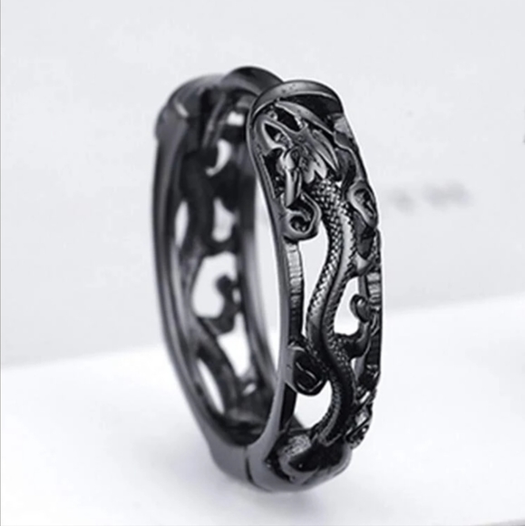 🔥LAST ONE🔥 Men's Serpentine Dragon Inspired Earring, black - Picture 2 of 6